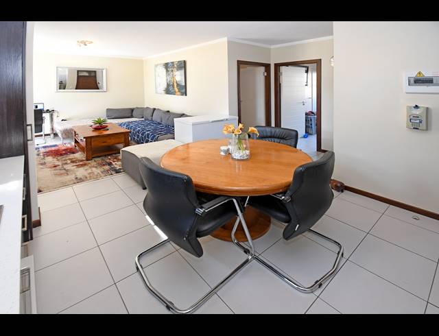 2 BEDROOM APARTMENT FOR SALE IN NORTH RIDING AH